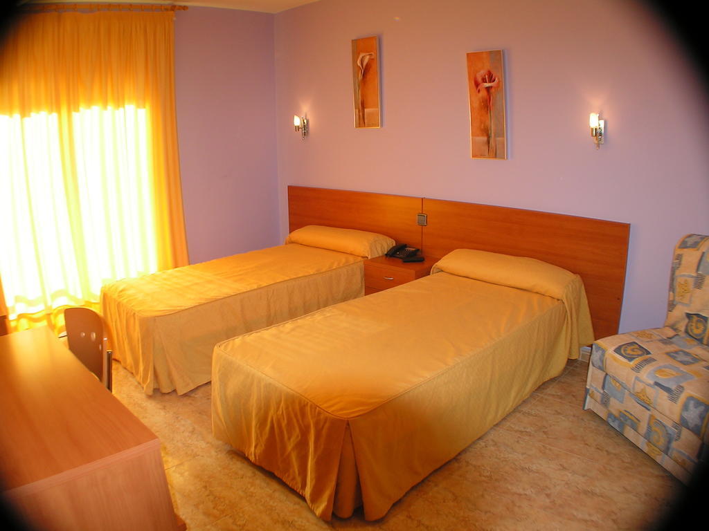 Hotel Zaytun Mequinenza Oda fotoğraf