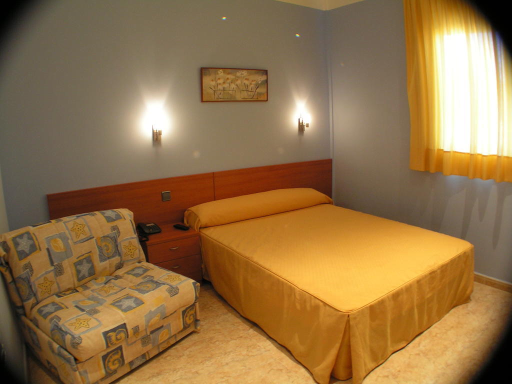 Hotel Zaytun Mequinenza Oda fotoğraf